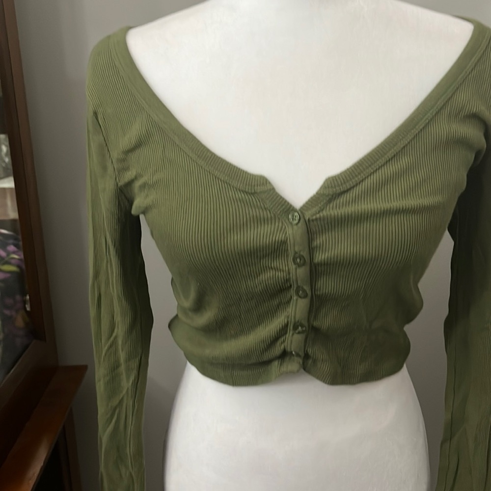 Dark green cropped long sleeve
